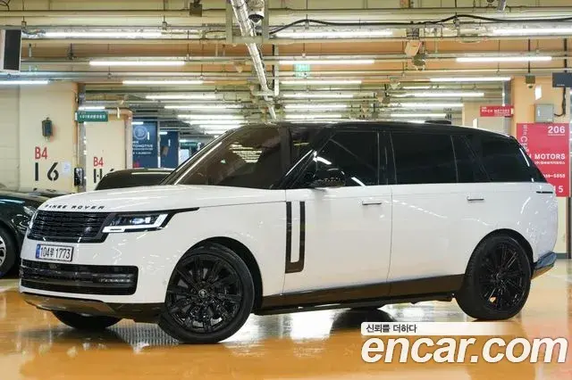 Land Rover Range Rover 2023 — Photo 1/20