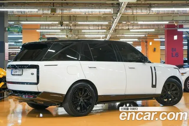 Land Rover Range Rover 2023 — Photo 9/20