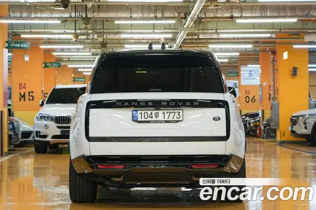 Land Rover Range Rover 2023 — Photo 10/20