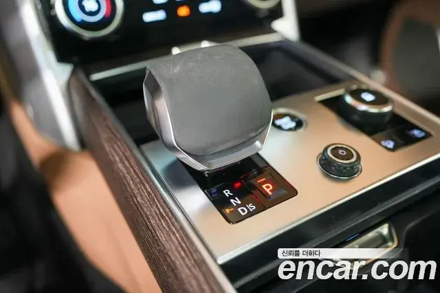 Land Rover Range Rover 2023 — Photo 7/20