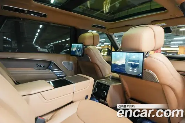 Land Rover Range Rover 2023 — Photo 2/20