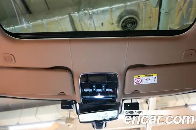Land Rover Range Rover 2023 — Photo 18/20