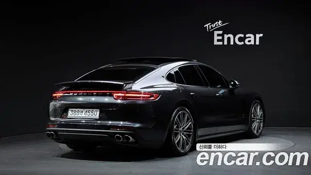 Porsche Panamera 2020 — Фото 2/20