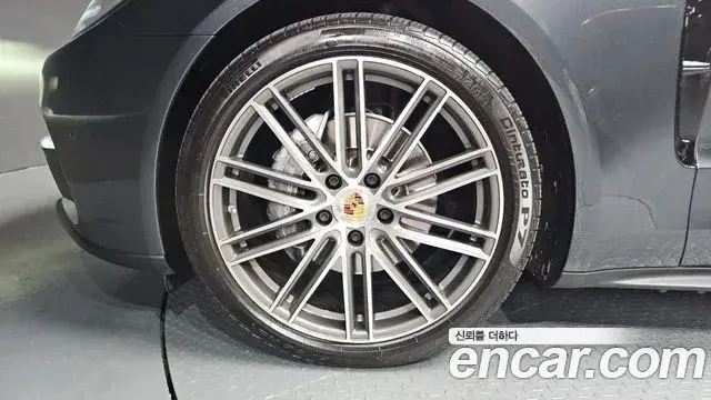 Porsche Panamera 2020 — Фото 5/20