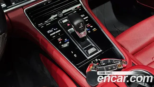 Porsche Panamera 2020 — Фото 9/20