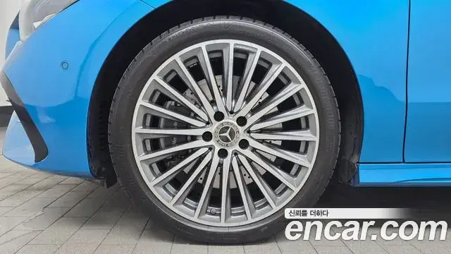 Mercedes-Benz CLA-Class 2025 — Фото 5/20