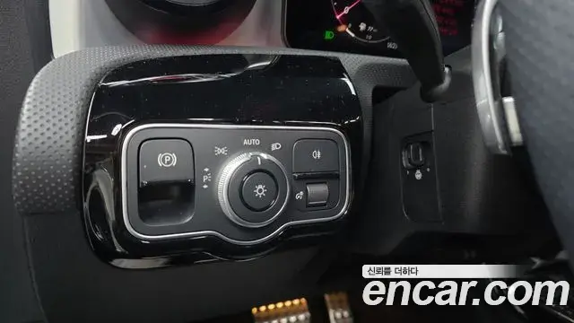 Mercedes-Benz CLA-Class 2025 — Фото 18/20