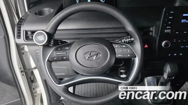 Hyundai Staria 2021 — Photo 14/20