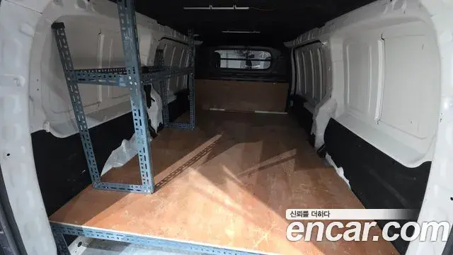 Hyundai Staria 2021 — Photo 19/20