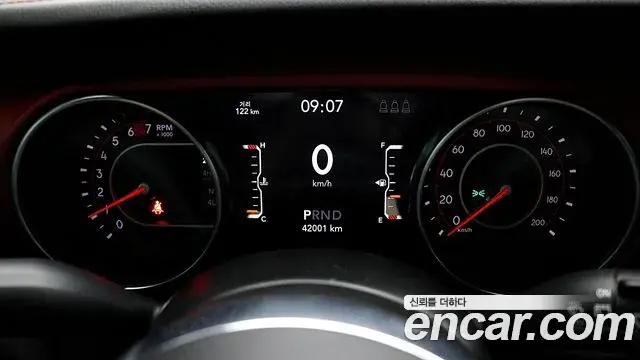 Jeep Wrangler 2022 — Фото 12/20
