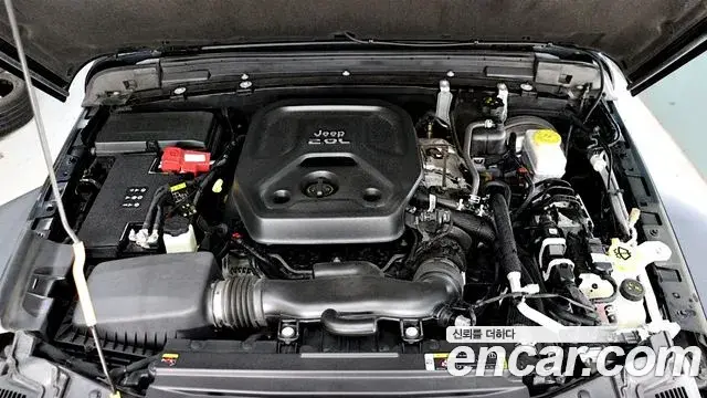 Jeep Wrangler 2022 — Фото 18/20