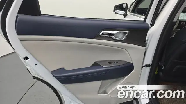 Kia Sportage 2023 — Şəkil 35/36