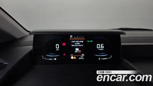 Hyundai Staria 2025 — Фото 8/20
