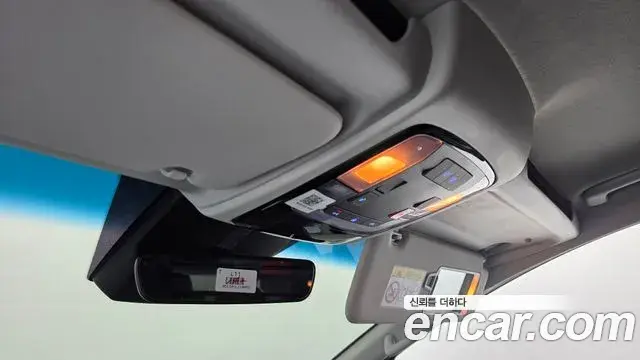 Hyundai Staria 2025 — Фото 16/20