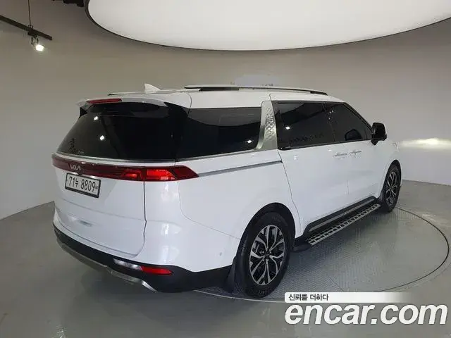 Kia Carnival 2021 — Фото 2/20