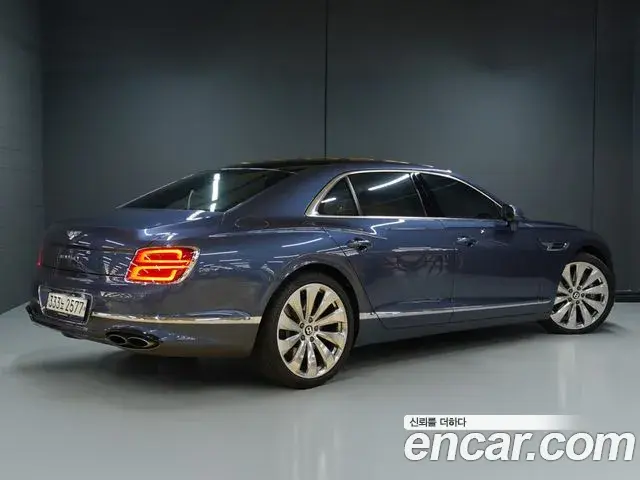 Bentley Flying Spur 2021 — Photo 8/20