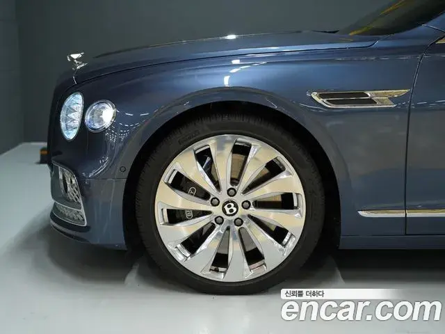 Bentley Flying Spur 2021 — Photo 9/20