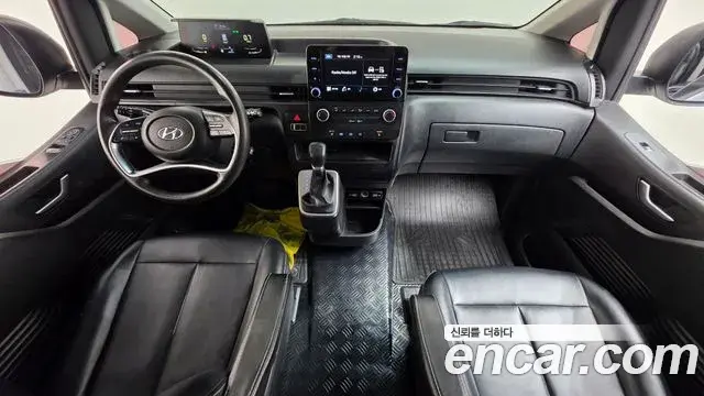 Hyundai Staria 2023 — Фото 7/20