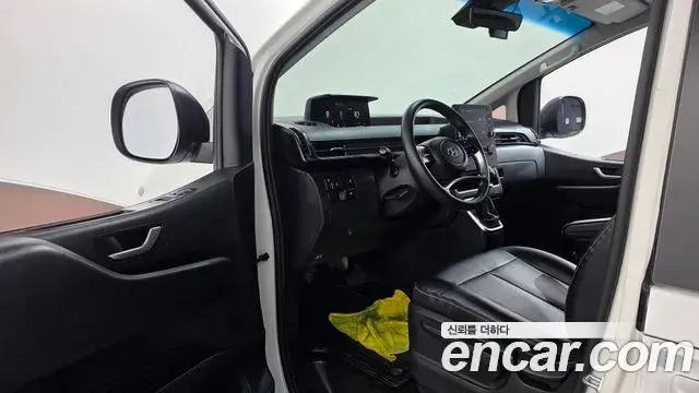 Hyundai Staria 2023 — Фото 10/20
