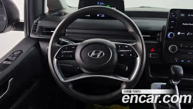 Hyundai Staria 2023 — Фото 15/20