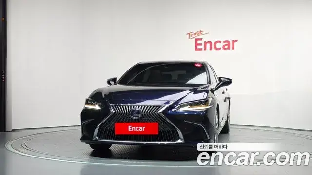 Lexus ES300h 2021 — Şəkil 19/36
