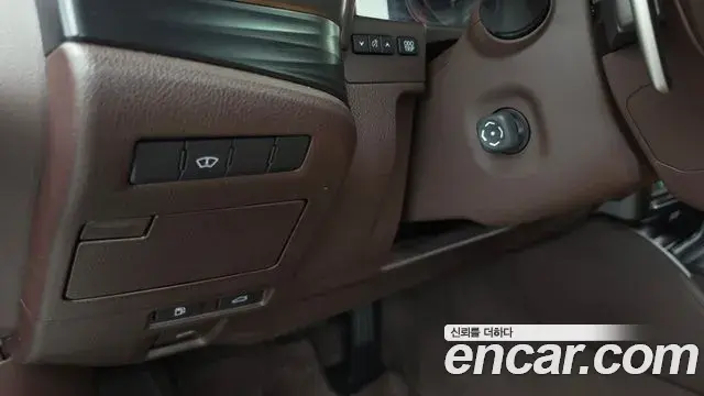 Lexus ES300h 2021 — Şəkil 27/36