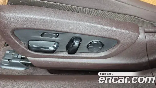 Lexus ES300h 2021 — Şəkil 31/36