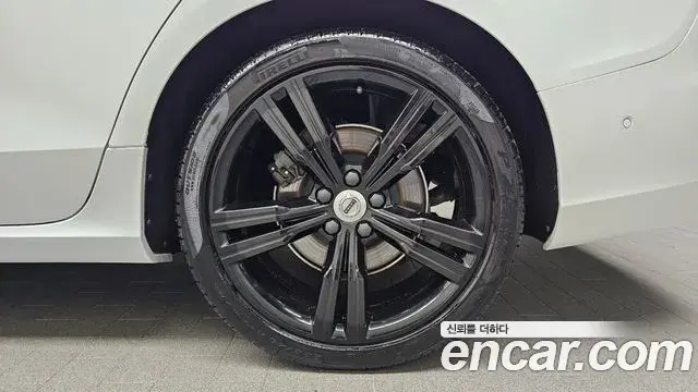 Volvo S60 2020 — ფოტო 23/34
