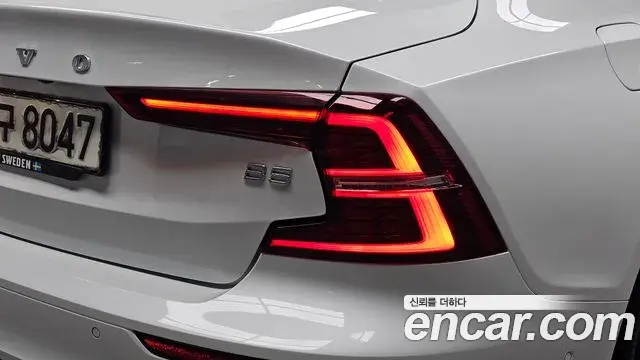 Volvo S60 2020 — ფოტო 2/34