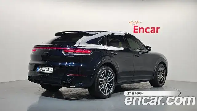 Porsche Cayenne 2022 — Photo 2/20