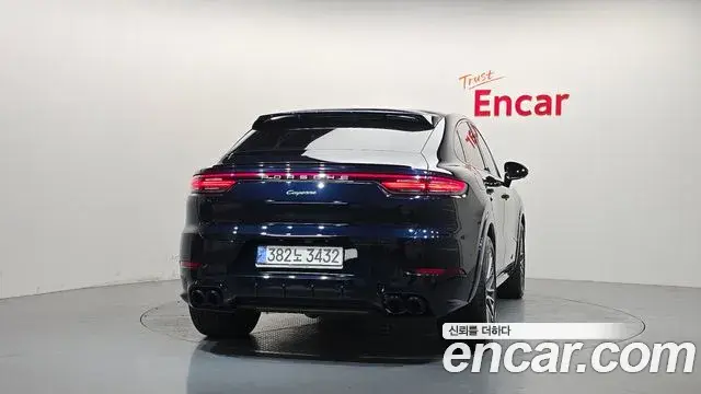 Porsche Cayenne 2022 — Photo 4/20