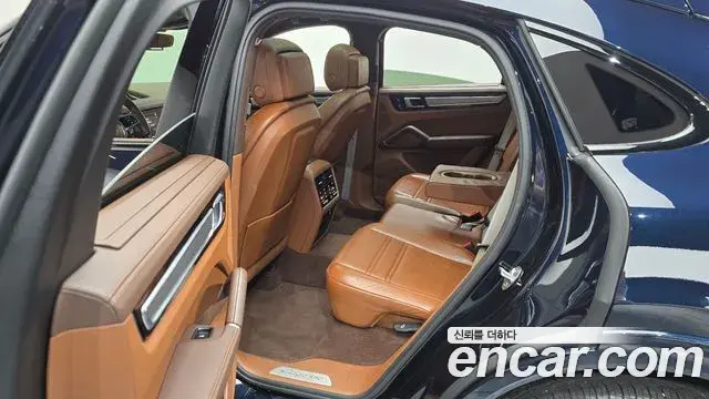 Porsche Cayenne 2022 — Photo 11/20