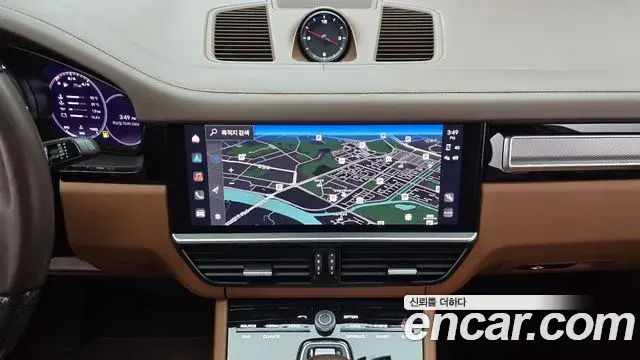 Porsche Cayenne 2022 — Photo 12/20