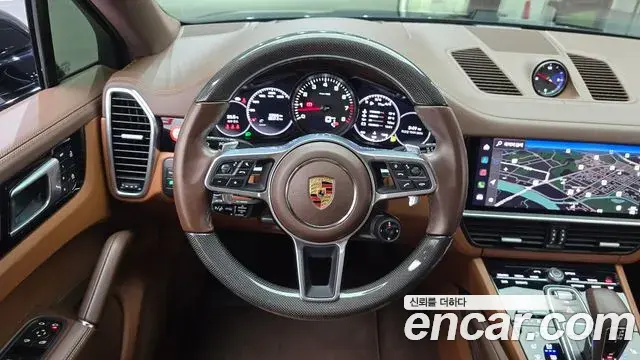 Porsche Cayenne 2022 — Photo 13/20