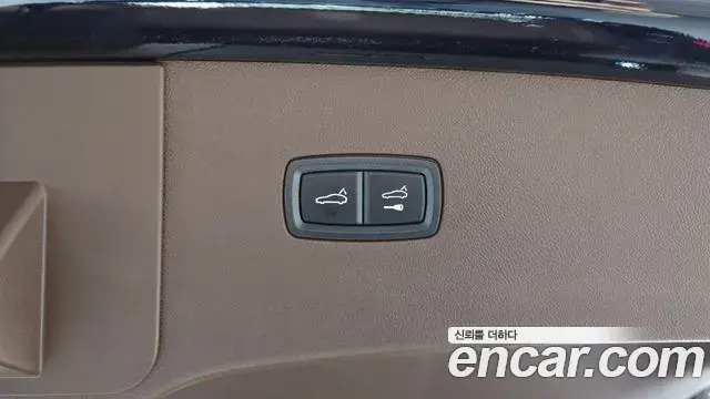 Porsche Cayenne 2022 — Photo 16/20