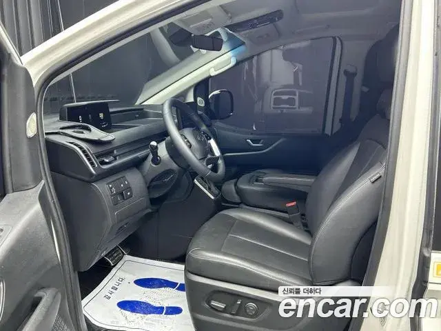 Hyundai Staria 2024 — Фото 6/18