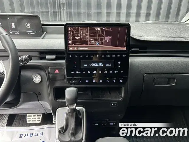 Hyundai Staria 2024 — Фото 11/18