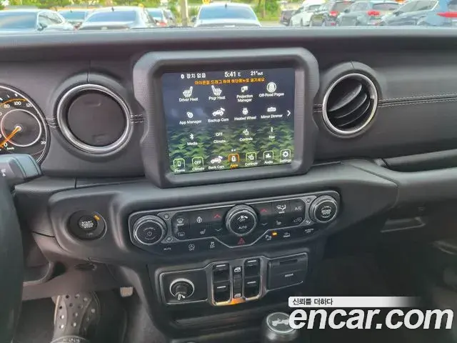 Jeep Wrangler 2021 — Фото 11/20
