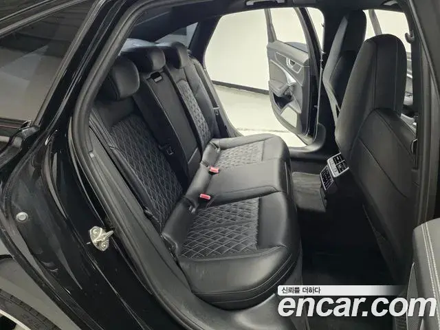 Audi A6 2021 — Фото 12/20