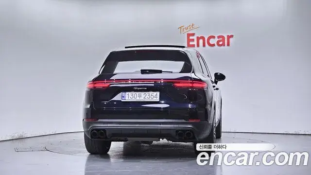 Porsche Cayenne 2019 — Фото 4/20
