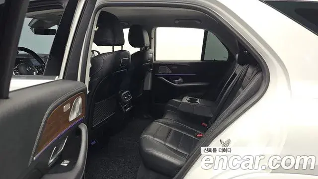 Mercedes-Benz GLE-Class 2019 — Фото 12/20