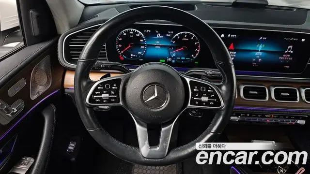 Mercedes-Benz GLE-Class 2019 — Фото 13/20