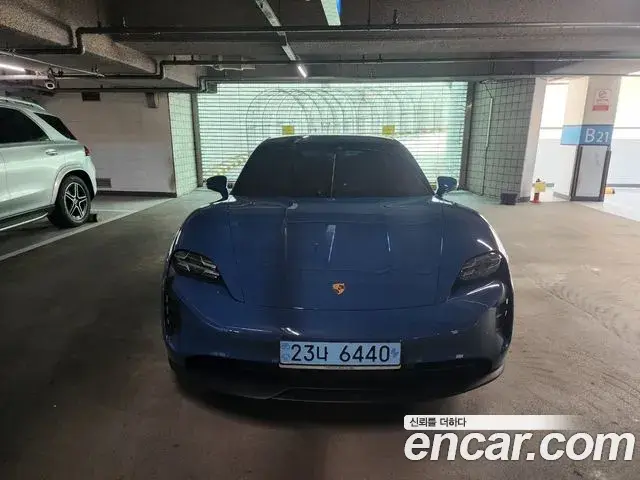 Porsche Taycan 2023 — Şəkil 10/20