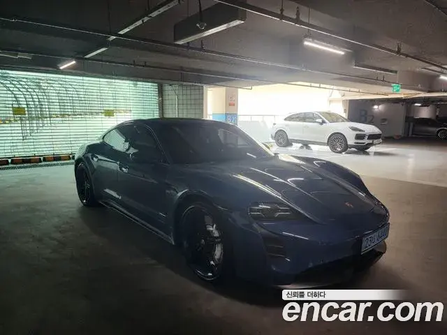 Porsche Taycan 2023 — Şəkil 14/20