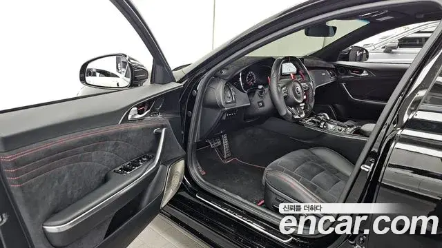 Kia Stinger 2021 — Фото 10/20