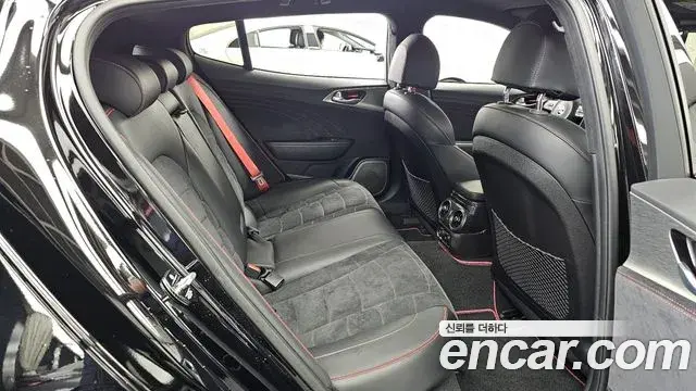 Kia Stinger 2021 — Фото 12/20
