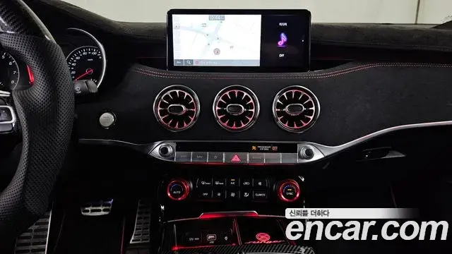 Kia Stinger 2021 — Фото 14/20