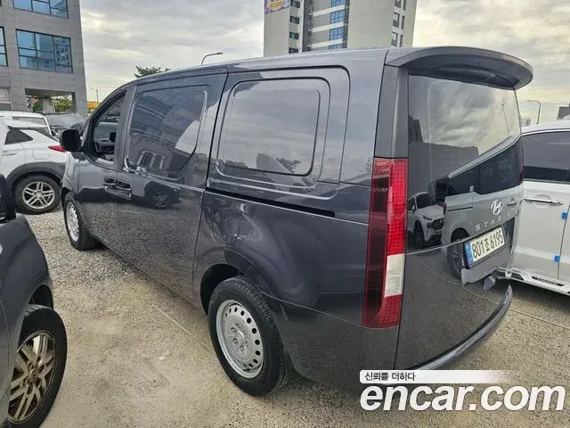 Hyundai Staria 2022 — Фото 6/20