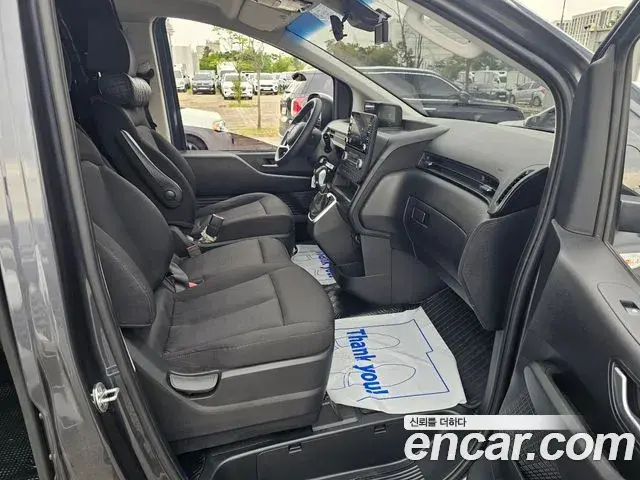 Hyundai Staria 2022 — Фото 10/20