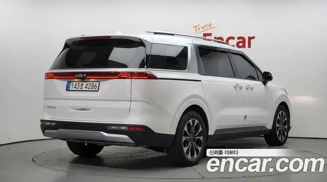 Kia Carnival 2022 — Photo 2/20